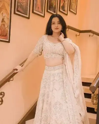 Escort Arera Colony